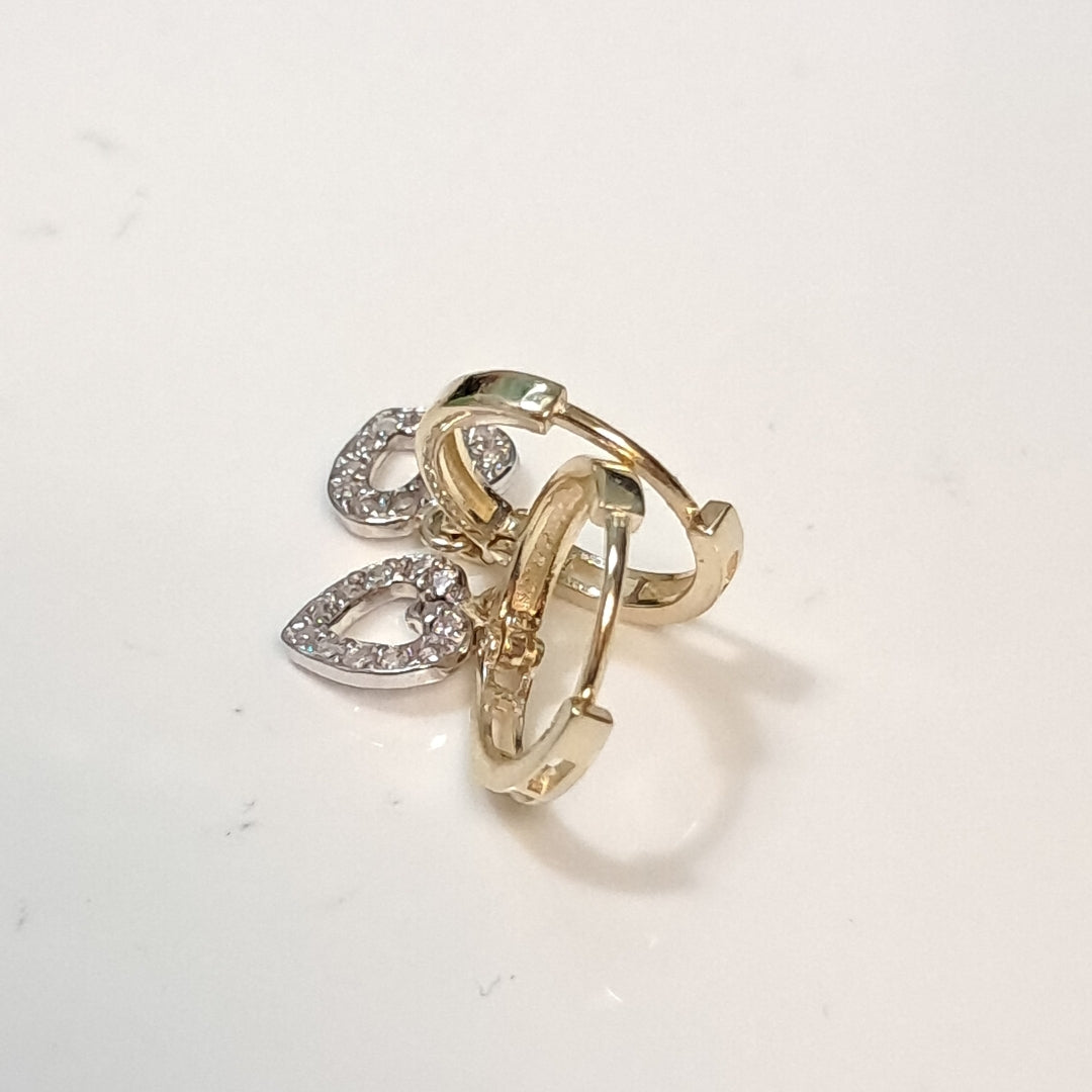 ARETES HUGGIES CON DIJE CORAZON Y CIRCONIAS 14K 2.2 GR (NUEVO)