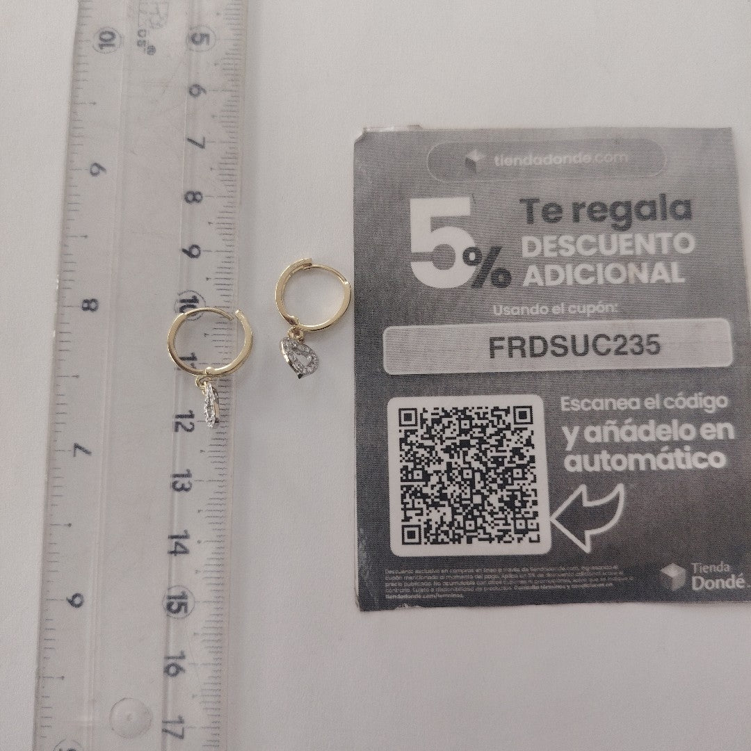 ARETES HUGGIES CON DIJE CORAZON Y CIRCONIAS 14K 2.2 GR (NUEVO)