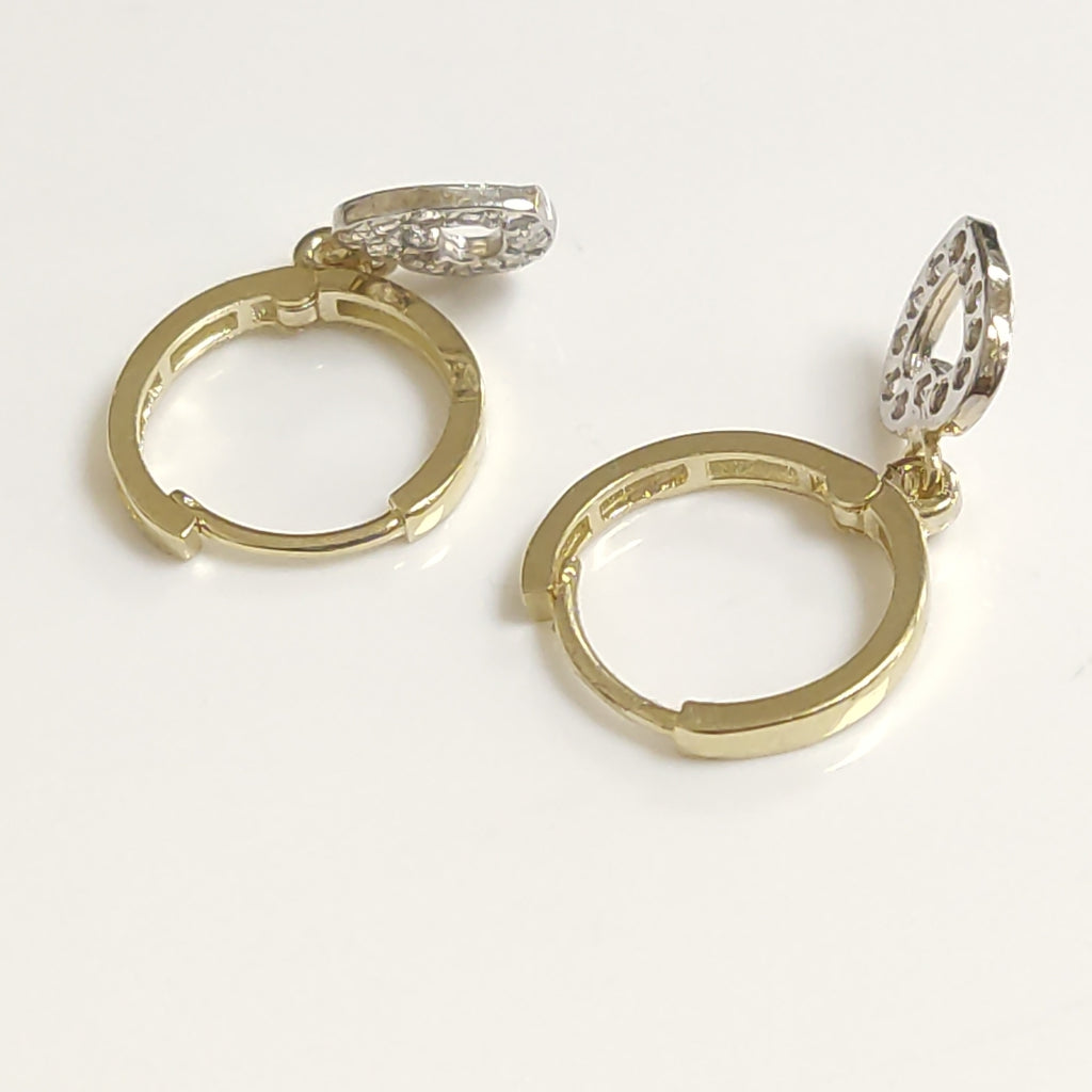 ARETES HUGGIES CON DIJE CORAZON Y CIRCONIAS 14K 2 GR (NUEVO)