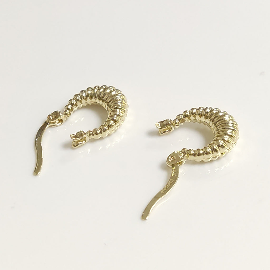 ARETES ARRACADA ESTRIADAS 14K 1.1 GR (NUEVO)