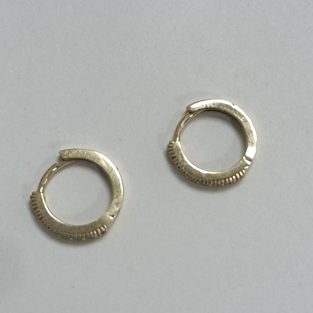 ARETES ARRACADAS CON CIRCONIAS 10K 1.3 GR (NUEVO)