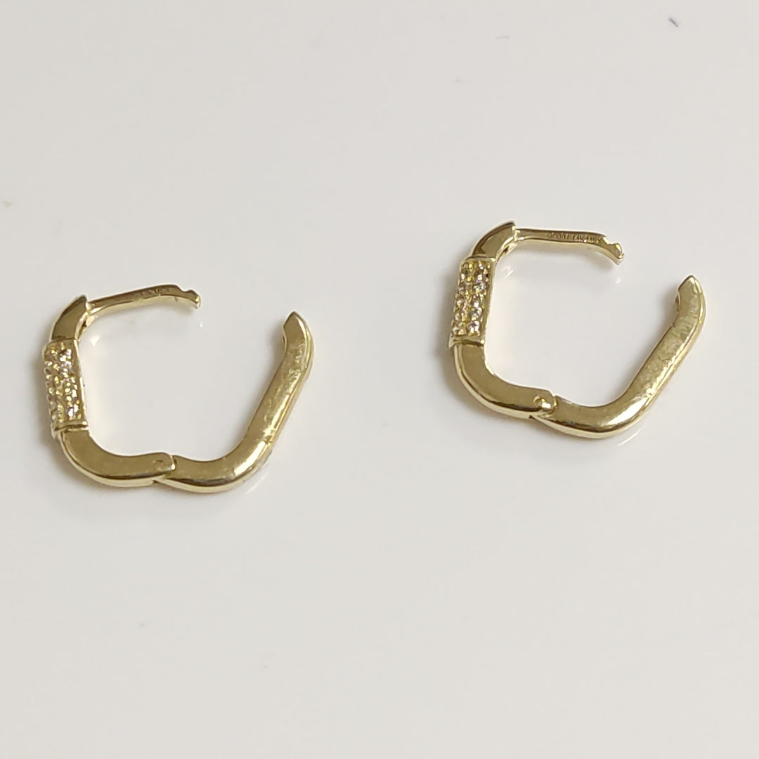 ARETES HUGGIES OVALADA C CIRCONIAS 14K 2.4 GR (NUEVO)