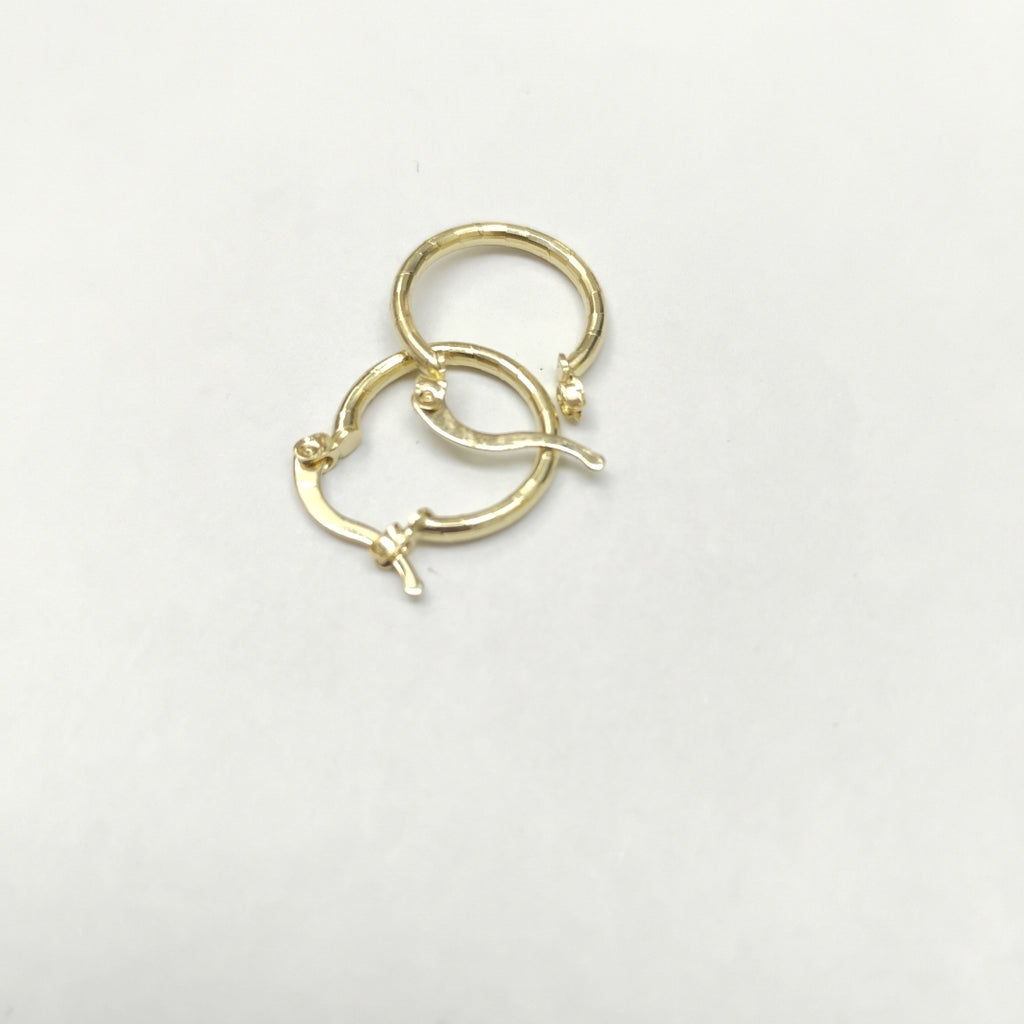 ARETES ARRACADAS ESTRIADAS 14K 1.4 GR (NUEVO)