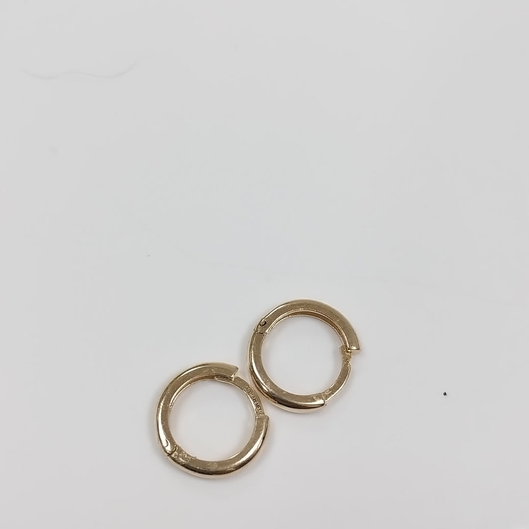 ARETES HUGGIES LISAS 14K 1.4 GR (NUEVO)