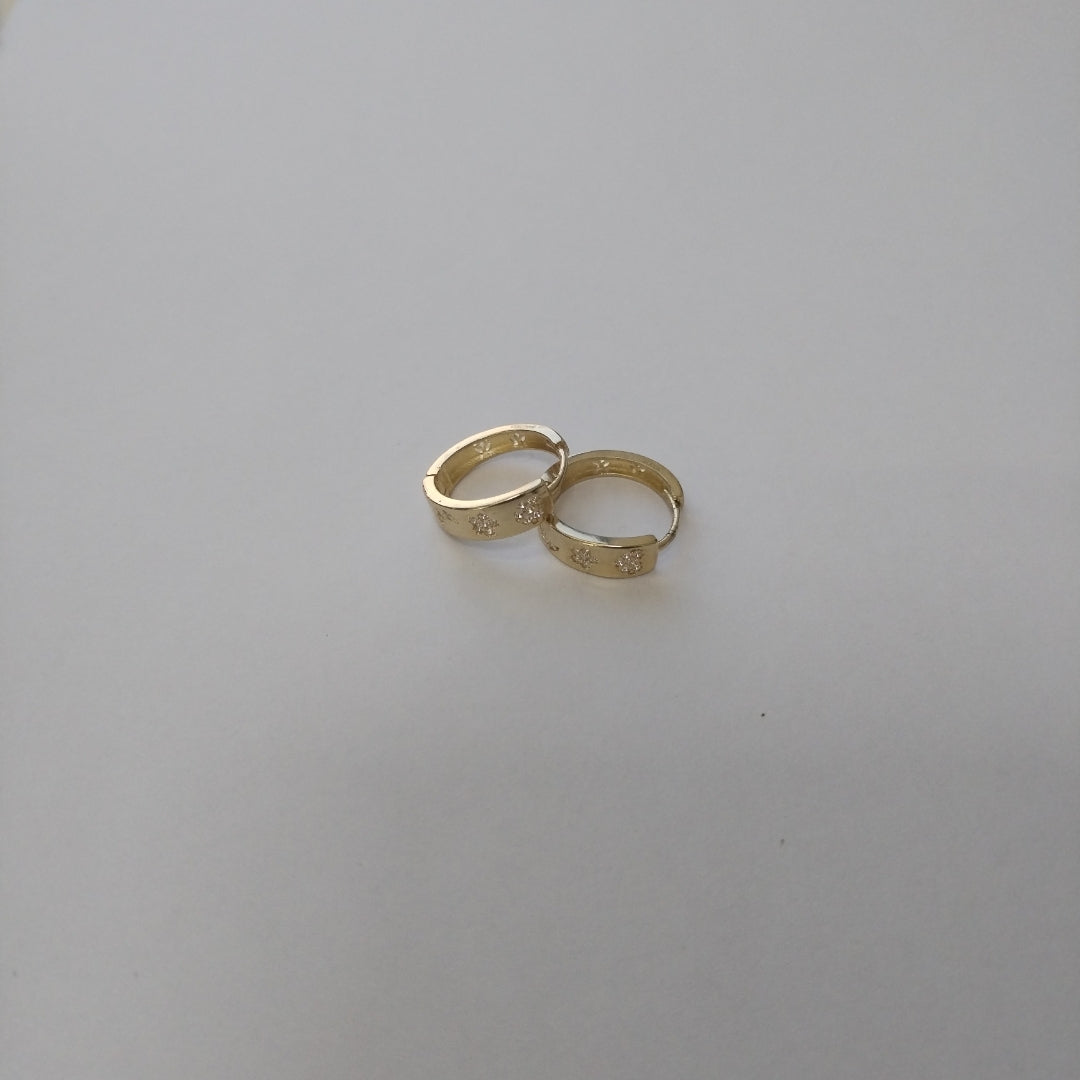 ARETES TEJIDO HUGGIES CON CIRCONIAS 14K 3 GR (NUEVO)