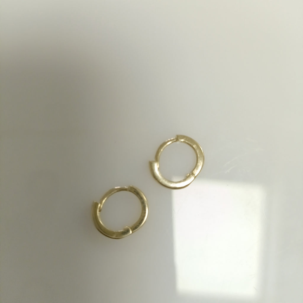 ARETES HUGGIE 14K 1.3 GR (NUEVO)