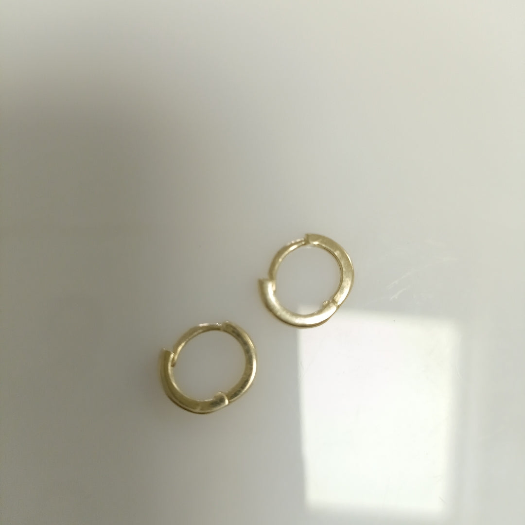 ARETES HUGGIE 14K 1.3 GR (NUEVO)