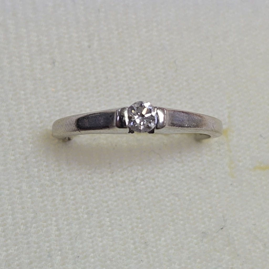 SOLITARIO ORO 14 K 1.8 GRMS (SEMINUEVO)