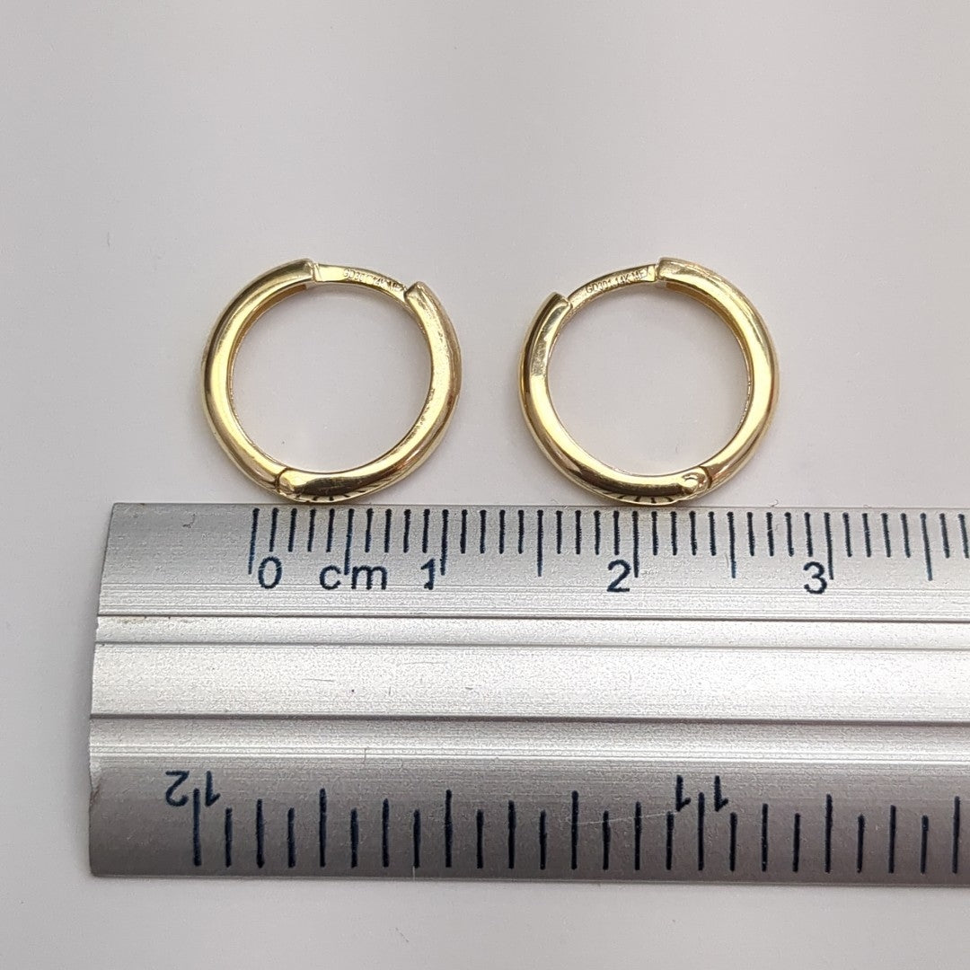 ARETES HUGGIES LISAS 14K 1.6 GR (NUEVO)