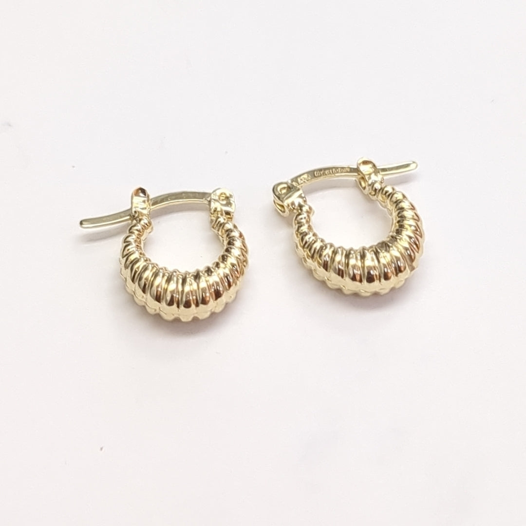 ARETES ARRACADA ESTRIADAS 14K 1.1 GR (NUEVO)