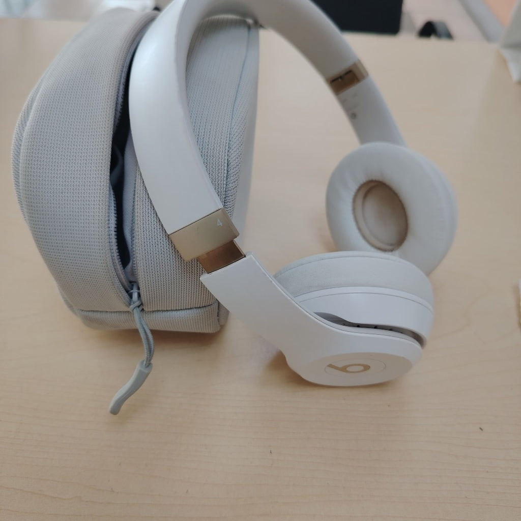 AUDIFONOS BEATS SOLO 4 INALAMBRICO ON EAR (SEMINUEVO)