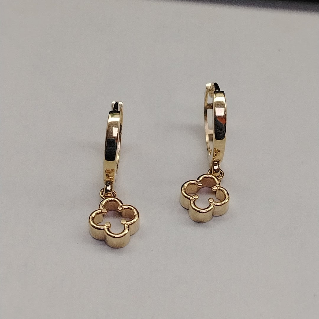 ARETES ARRACADAS CON DIJE 14K 2.4 GR (NUEVO)