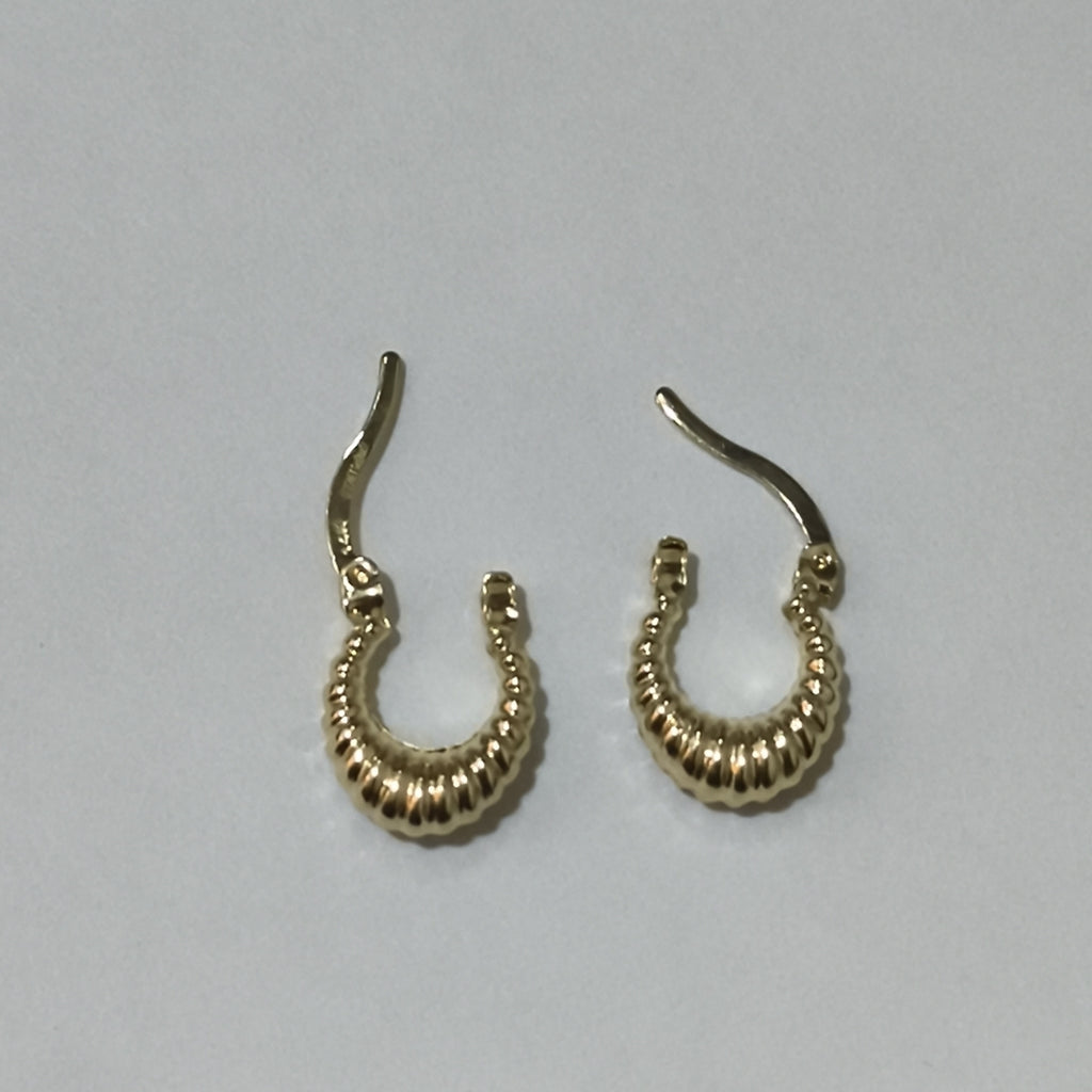 ARETES ARRACADA ESTRIADAS 14K 1.1 GR (NUEVO)