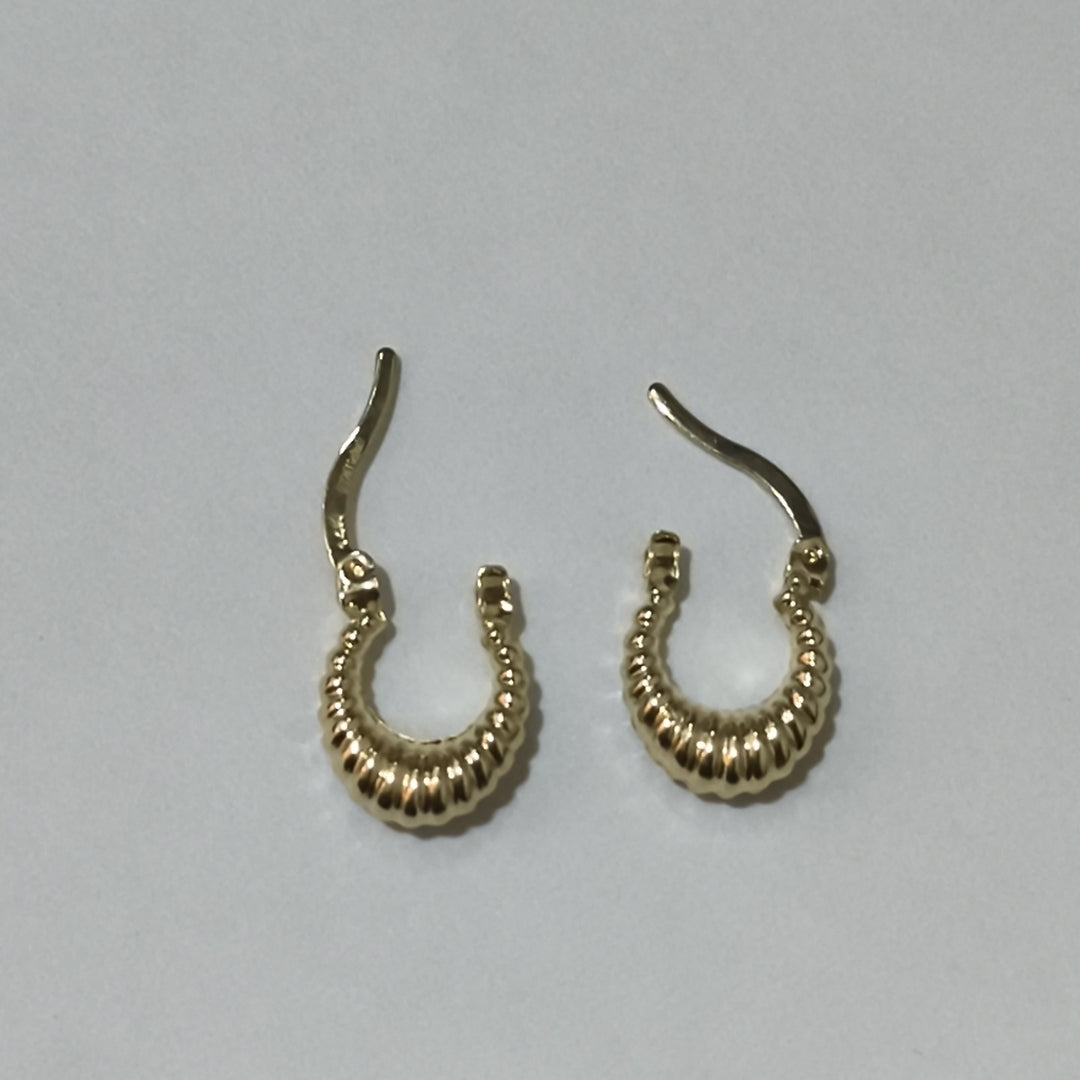ARETES ARRACADA ESTRIADAS 14K 1.1 GR (NUEVO)