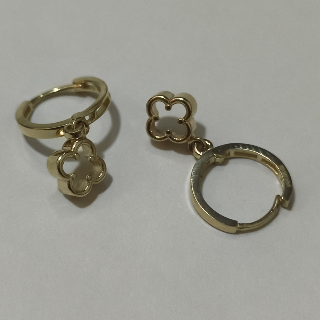 ARETES ARRACADAS CON DIJE 14K 2.4 GR (NUEVO)