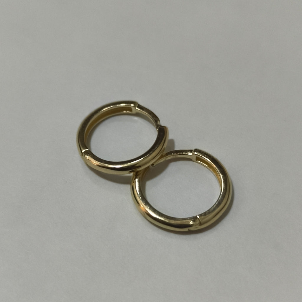 ARETES HUGGIES LISAS 14K 1.6 GR (NUEVO)