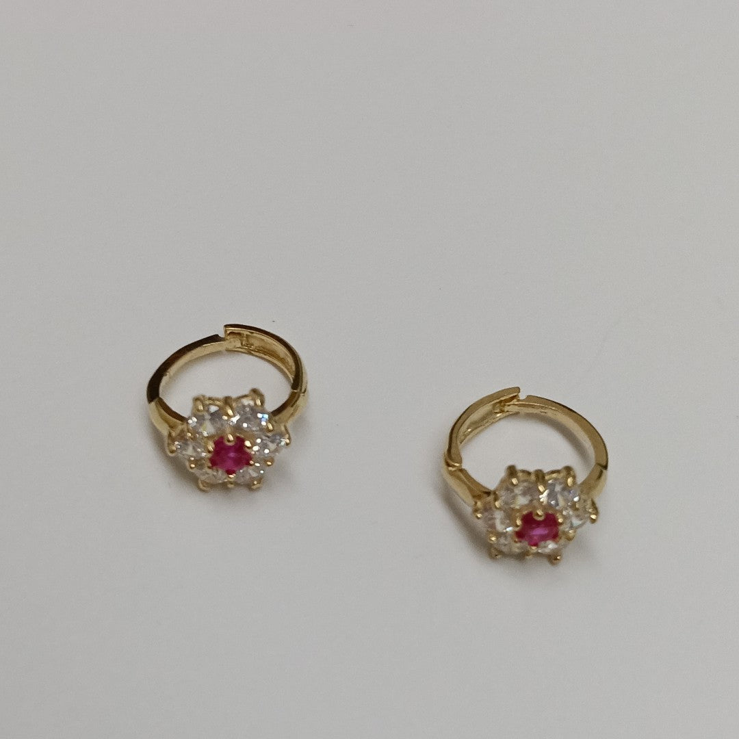 ARETES HUGGIES CON CIRCONIAS Y PIEDRA DE COLOR 14K 1.7 GR (NUEVO)