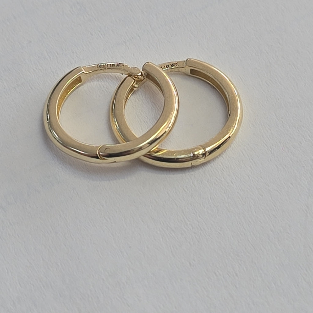 ARETES HUGGIES LISAS 14K 1.6 GR (NUEVO)