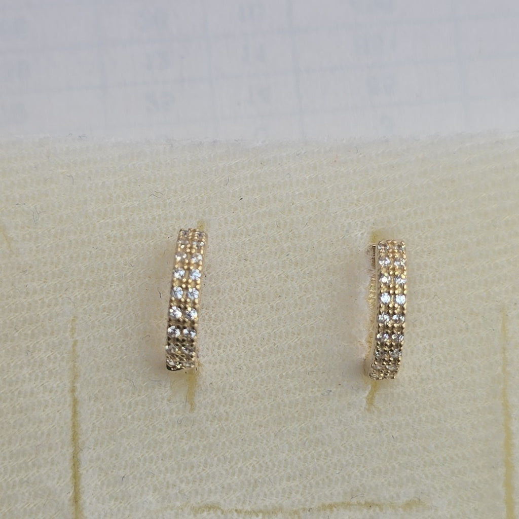 ARETES HUGGIES C CIRCONIA 14K 1.8 GR (NUEVO)