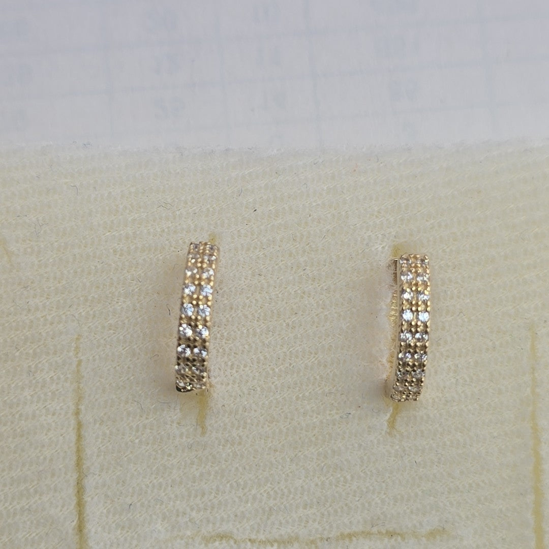 ARETES HUGGIES C CIRCONIA 14K 1.8 GR (NUEVO)