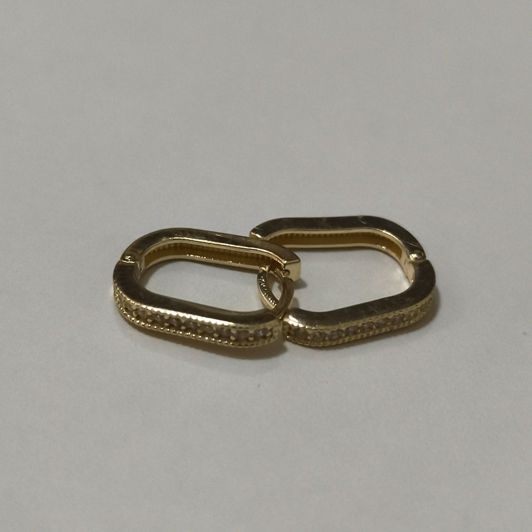 ARETES HUGGIES OVALADA C CIRCONIAS 14K 2.5 GR (NUEVO)