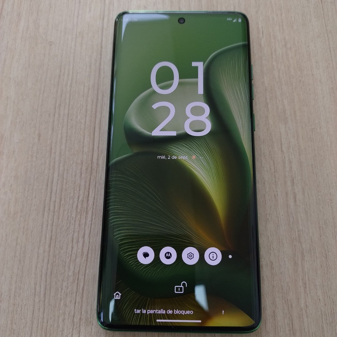 CELULAR MOTOROLA EDGE 60 XT2505-3 (2025) 512 GB 12 GB RAM (SEMINUEVO)
