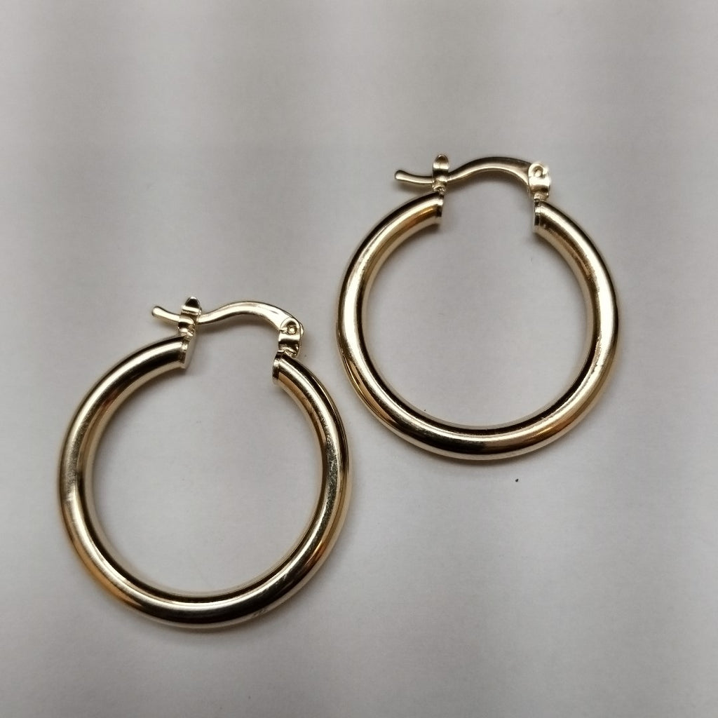 ARETES TEJIDO ARRACADAS LISAS HUECAS 14K 2.1 GR (NUEVO)