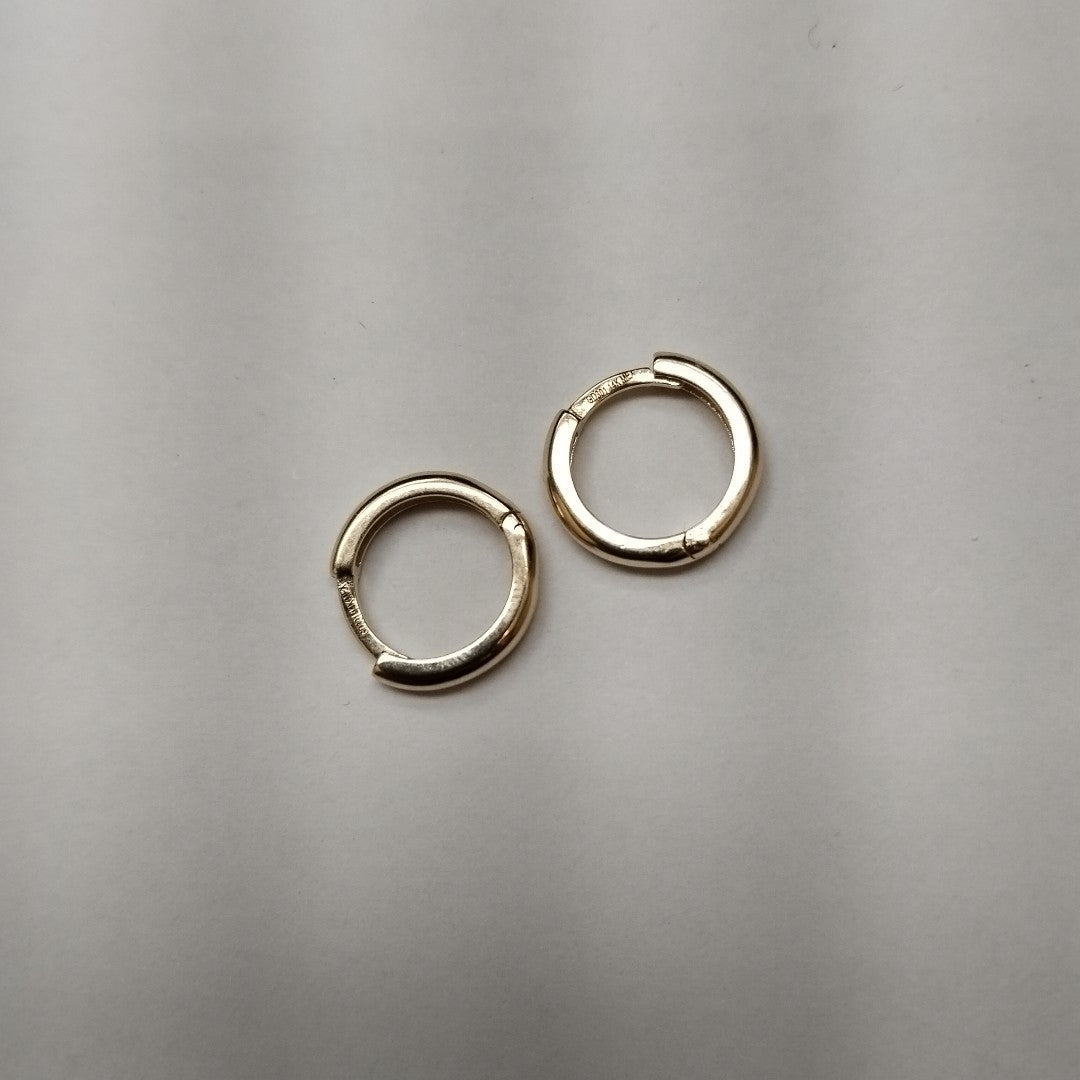 ARETES HUGGIES LISAS 14K 1.4 GR (NUEVO)