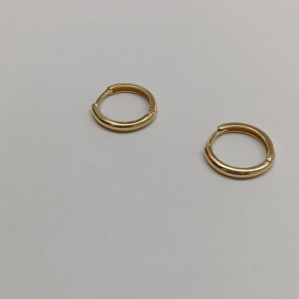 ARETES HUGGIES LISAS 14K 1.4 GR (NUEVO)