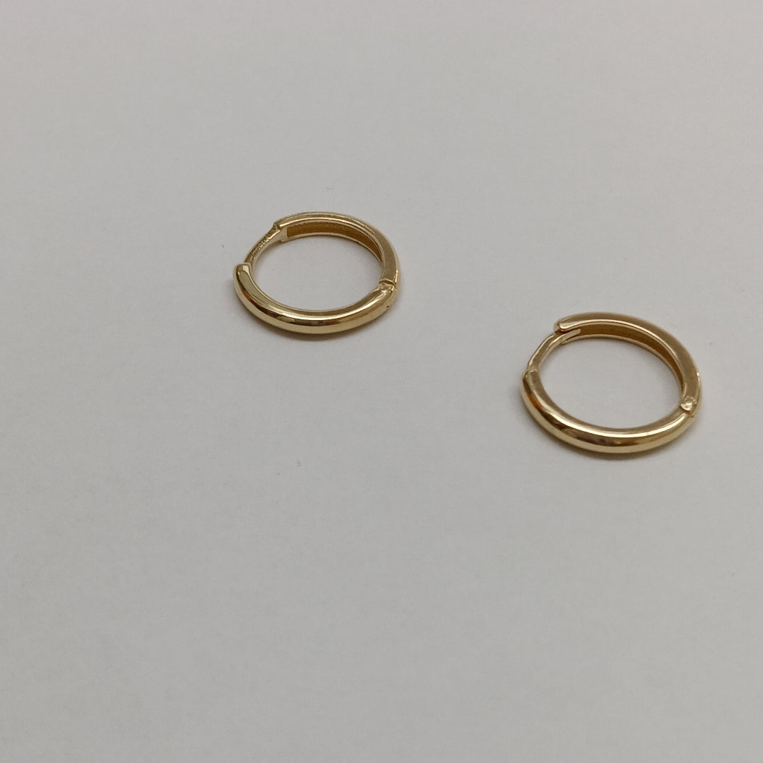 ARETES HUGGIES LISAS 14K 1.4 GR (NUEVO)