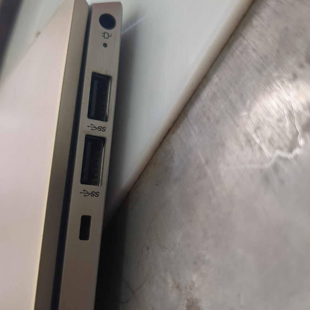 LAPTOP HP PAVILION 15-CW1012LA (2023) 1 TB + 128 GB SSD 12 GB RAM (SEMINUEVO)