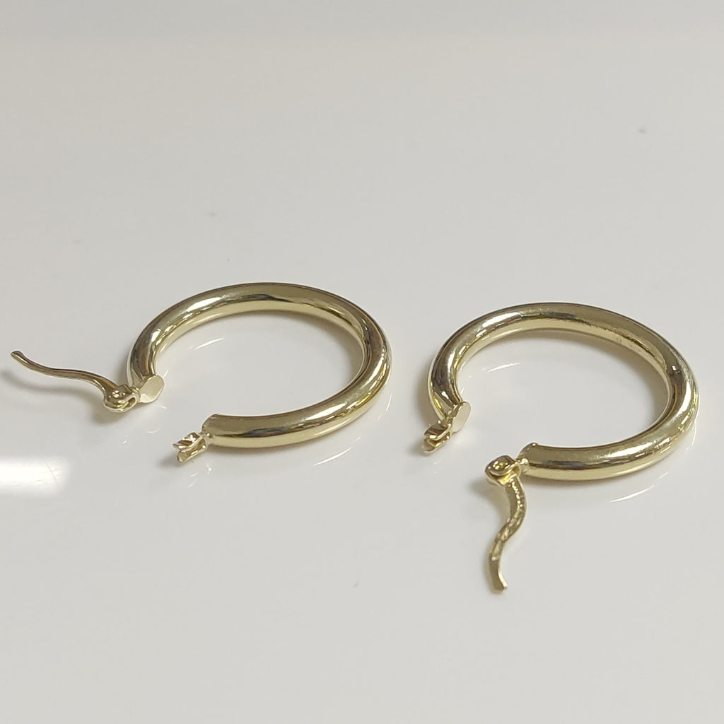 ARETES TEJIDO ARRACADAS LISAS HUECAS 14K 2.1 GR (NUEVO)