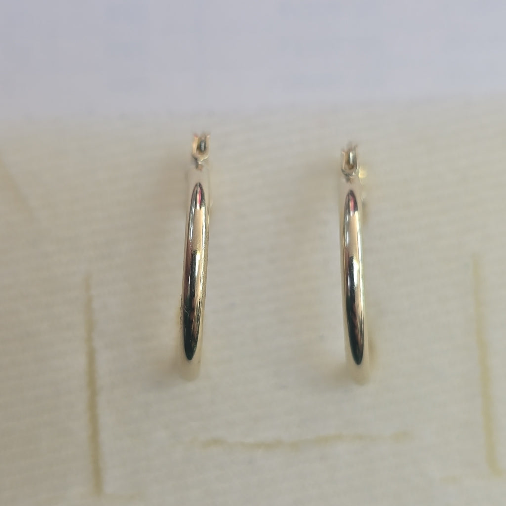 ARETES TEJIDO ARRACADAS LISAS 14K 1.2 GR (NUEVO)