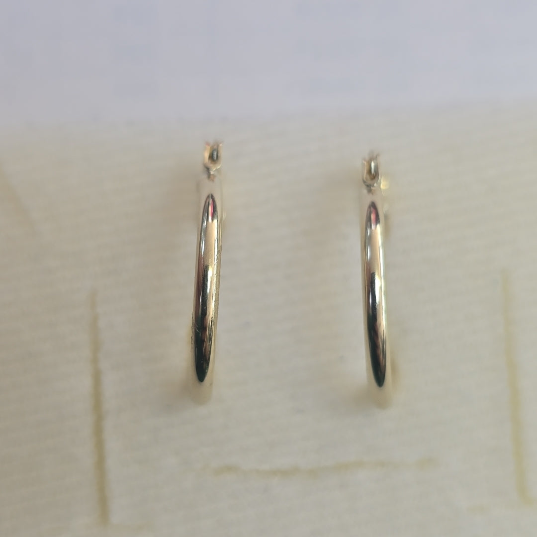 ARETES TEJIDO ARRACADAS LISAS 14K 1.2 GR (NUEVO)