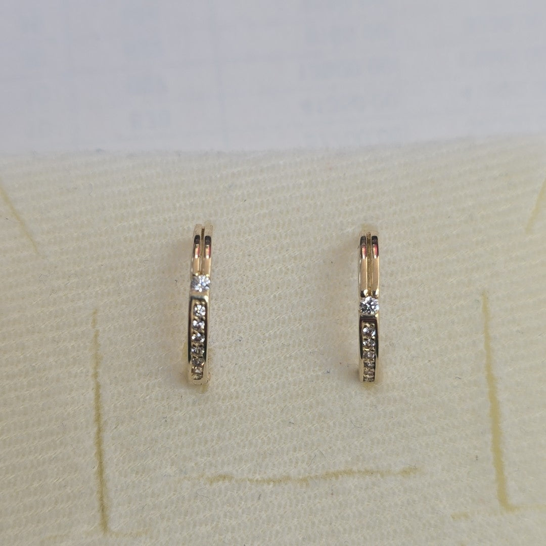 ARETES ARRACADAS LISAS 14K 2.3 GR (NUEVO)