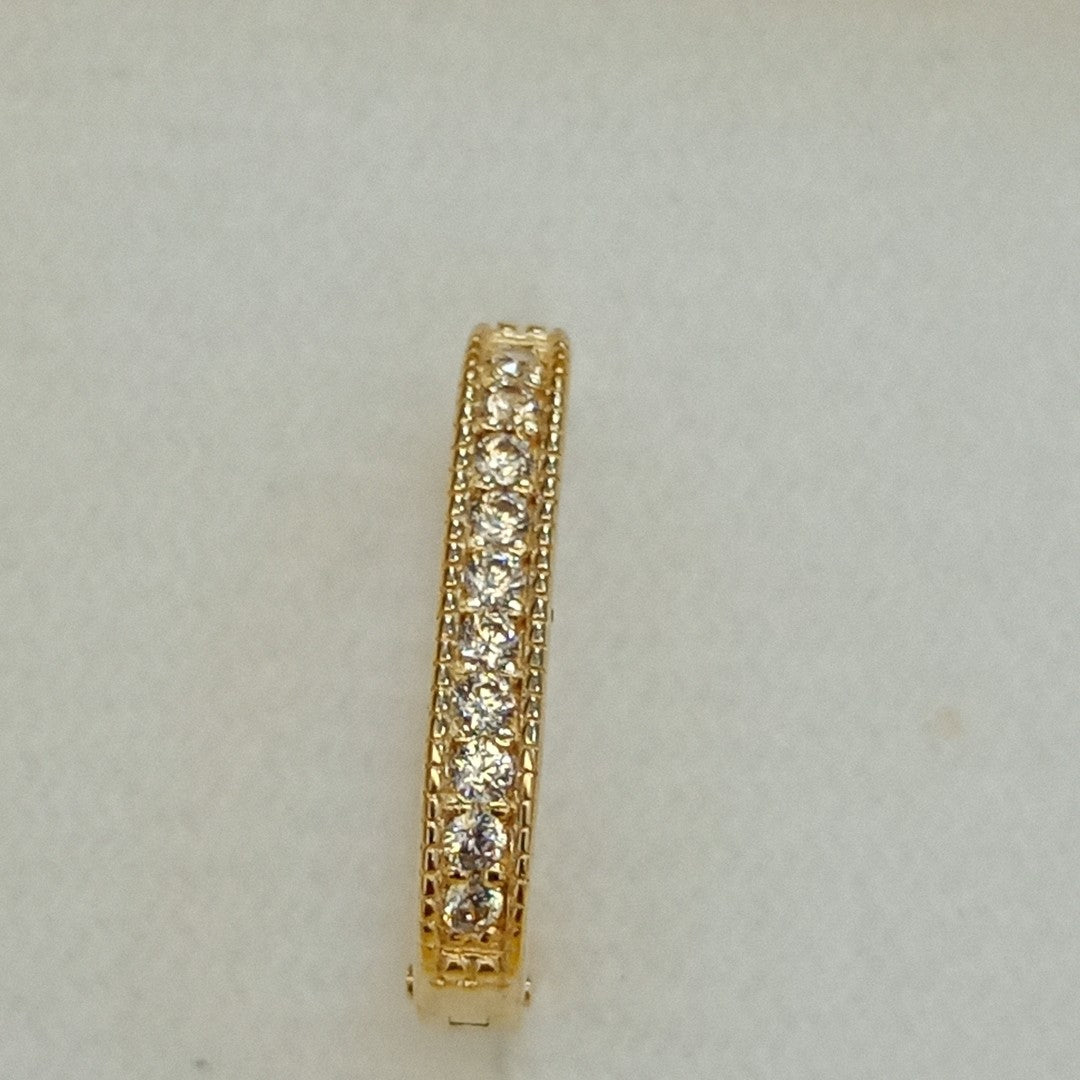 ARETES HUGGIES OVALADA C CIRCONIAS 14K 2.5 GR (NUEVO)