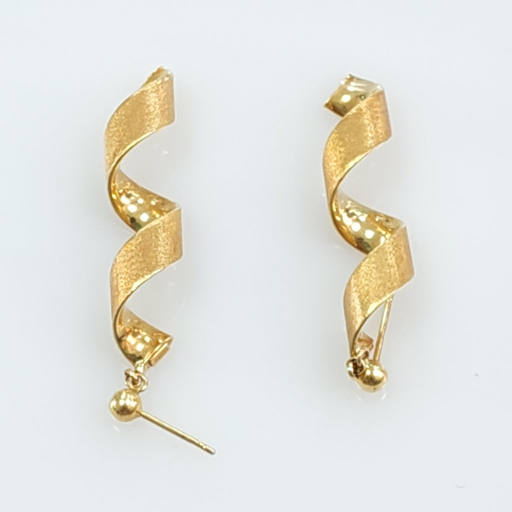 BROQUELES PAR ORO 18 K 3.2 GRMS (SEMINUEVO)