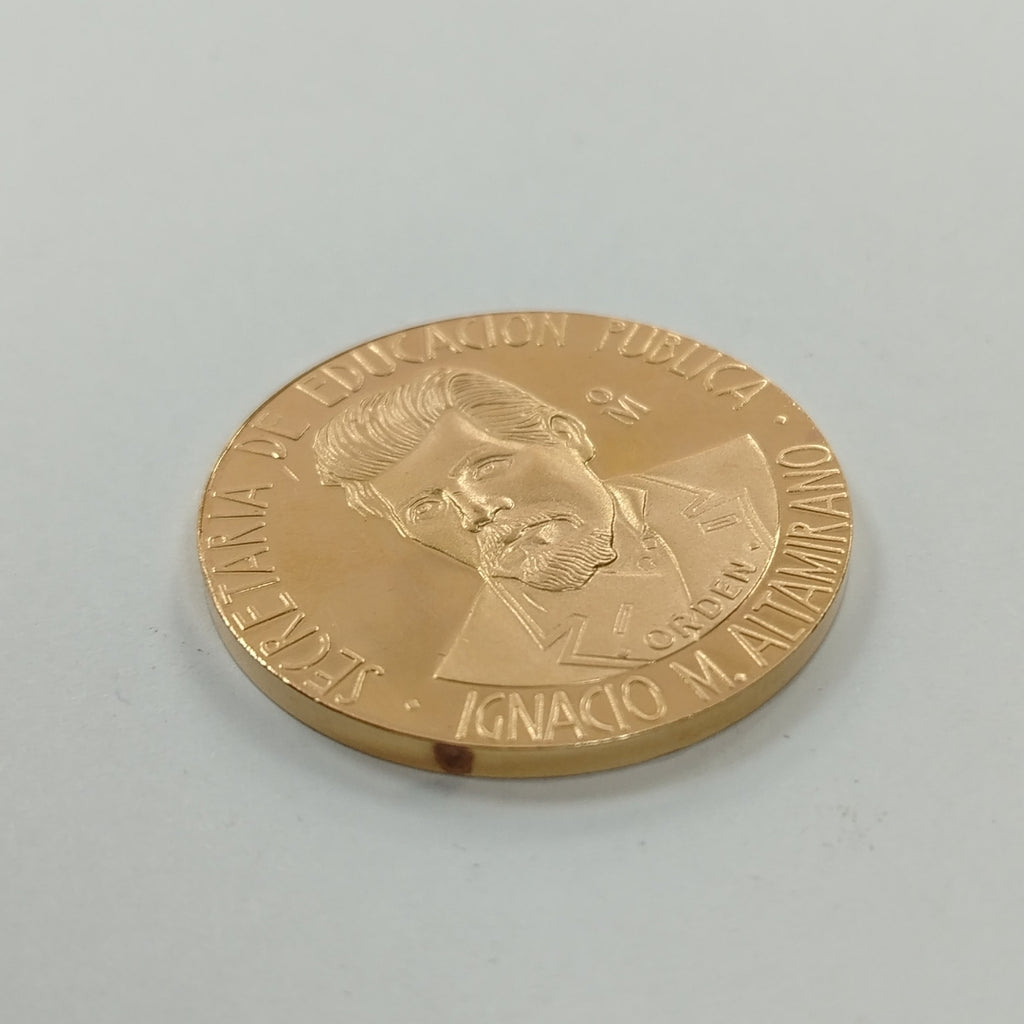 MEDALLA CONMEMORATIVA ORO 21 K 42 GRMS (SEMINUEVO)