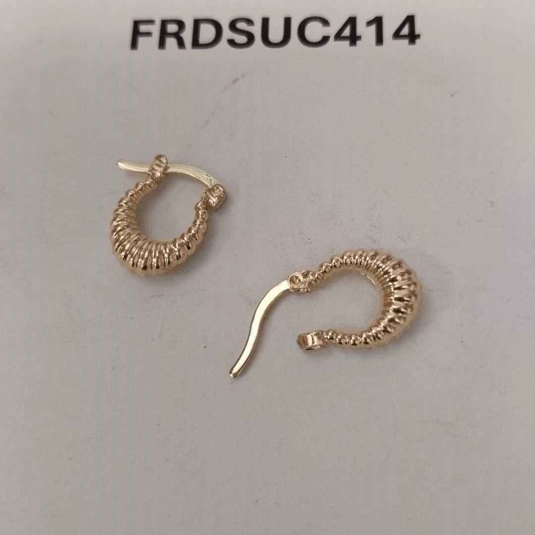 ARETES ARRACADA ESTRIADAS 14K 1.1 GR (NUEVO)