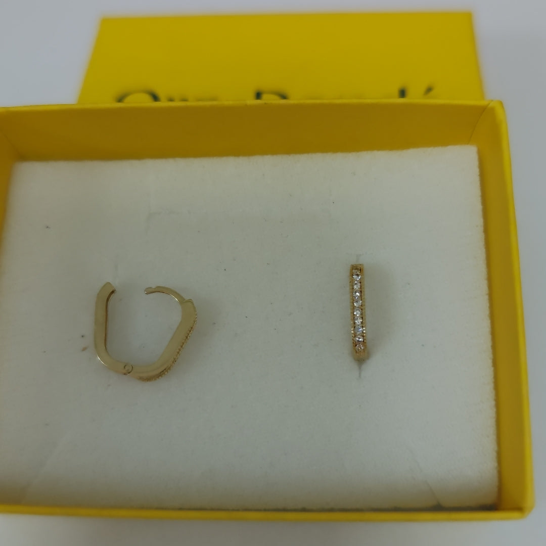 ARETES HUGGIES OVALADA C CIRCONIAS 14K 2.4 GR (NUEVO)
