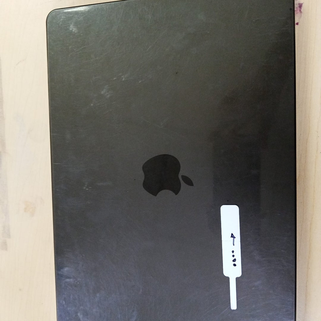 LAPTOP APPLE MACBOOK AIR 13" 2024 4.05 A3113 (8 CPU/ 8 GPU) 512 GB SSD 8 GB RAM (SEMINUEVO)