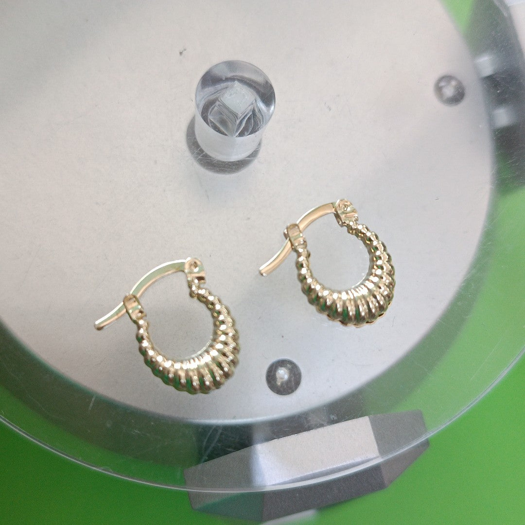 ARETES ARRACADA ESTRIADAS 14K 1.1 GR (NUEVO)