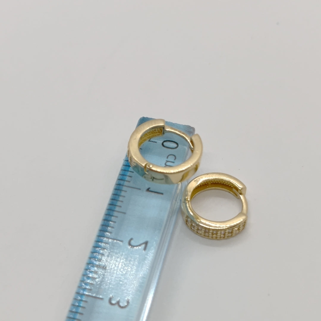 ARETES HUGGIES C CIRCONIA 14K 2.1 GR (NUEVO)