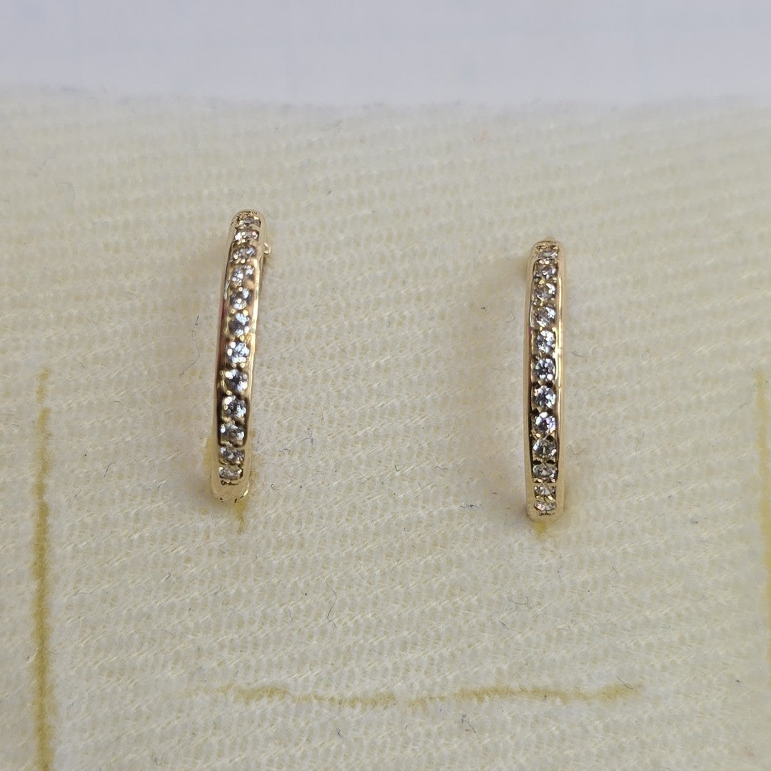 ARETES HUGGIES C CIRCONIA 14K 1.7 GR (NUEVO)