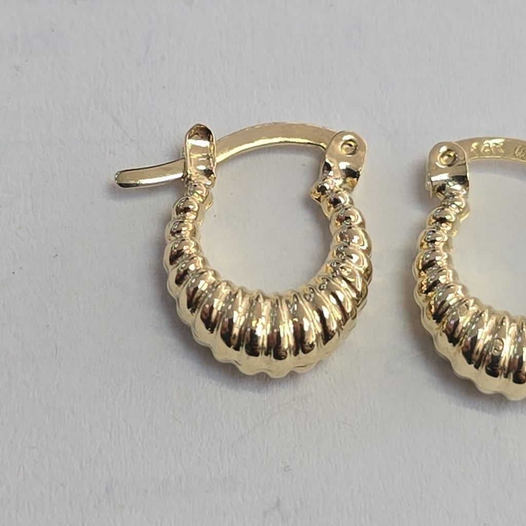 ARETES ARRACADA ESTRIADAS 14K 1.1 GR (NUEVO)