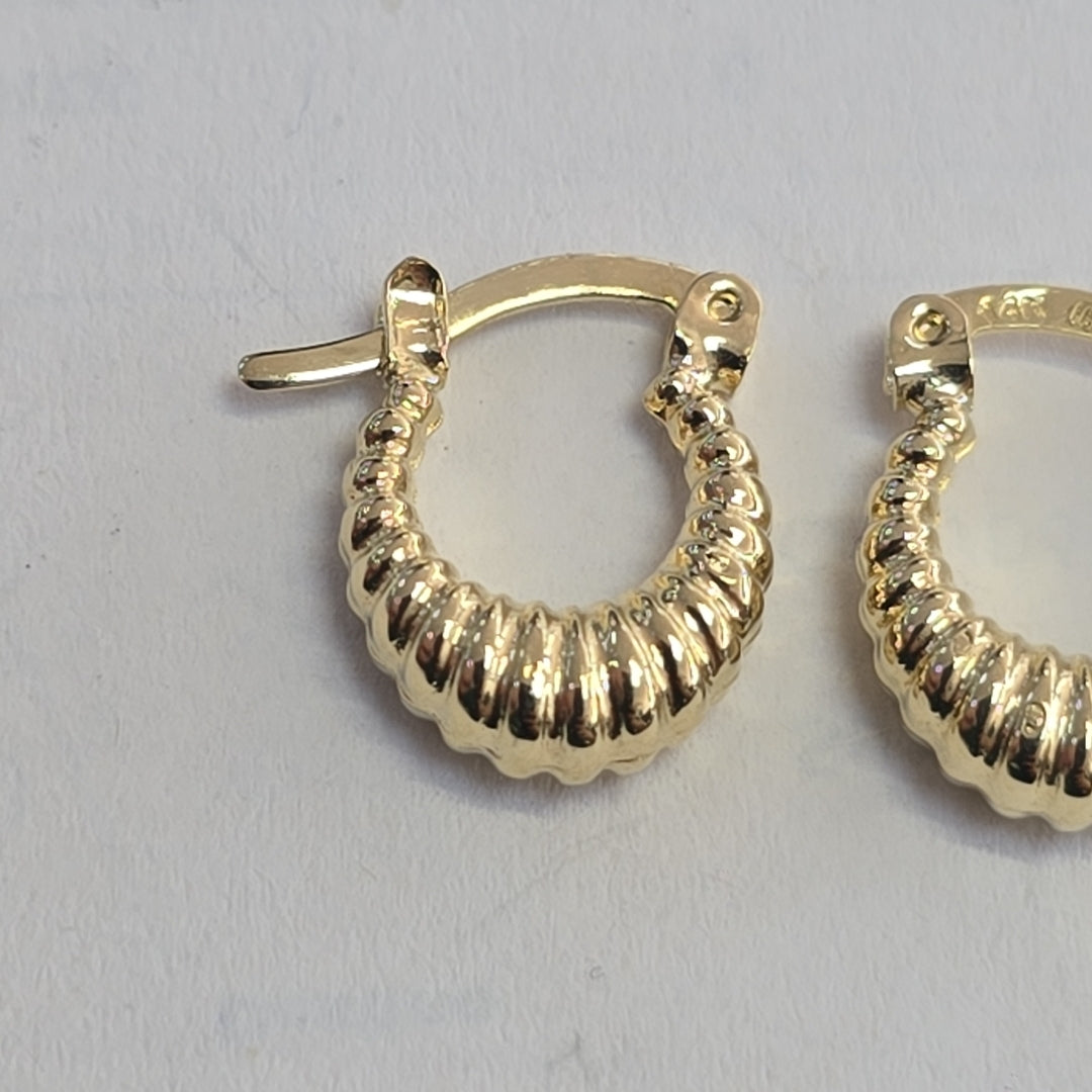 ARETES ARRACADA ESTRIADAS 14K 1.1 GR (NUEVO)