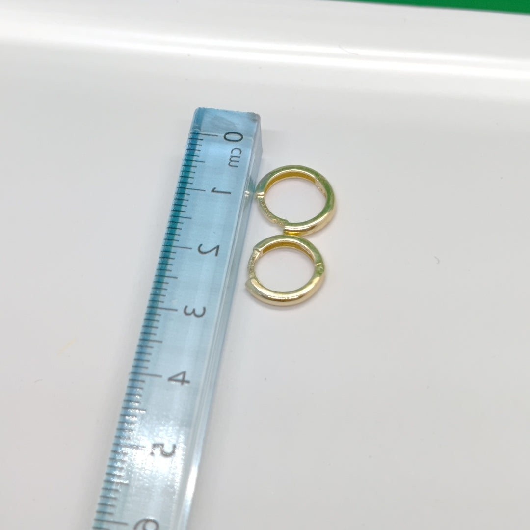 ARETES HUGGIES LISAS 14K 1.3 GR (NUEVO)