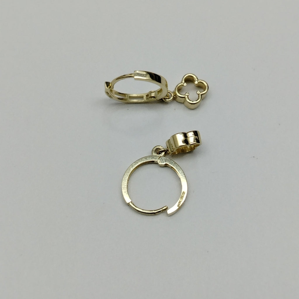 ARETES ARRACADAS CON DIJE 14K 2.4 GR (NUEVO)
