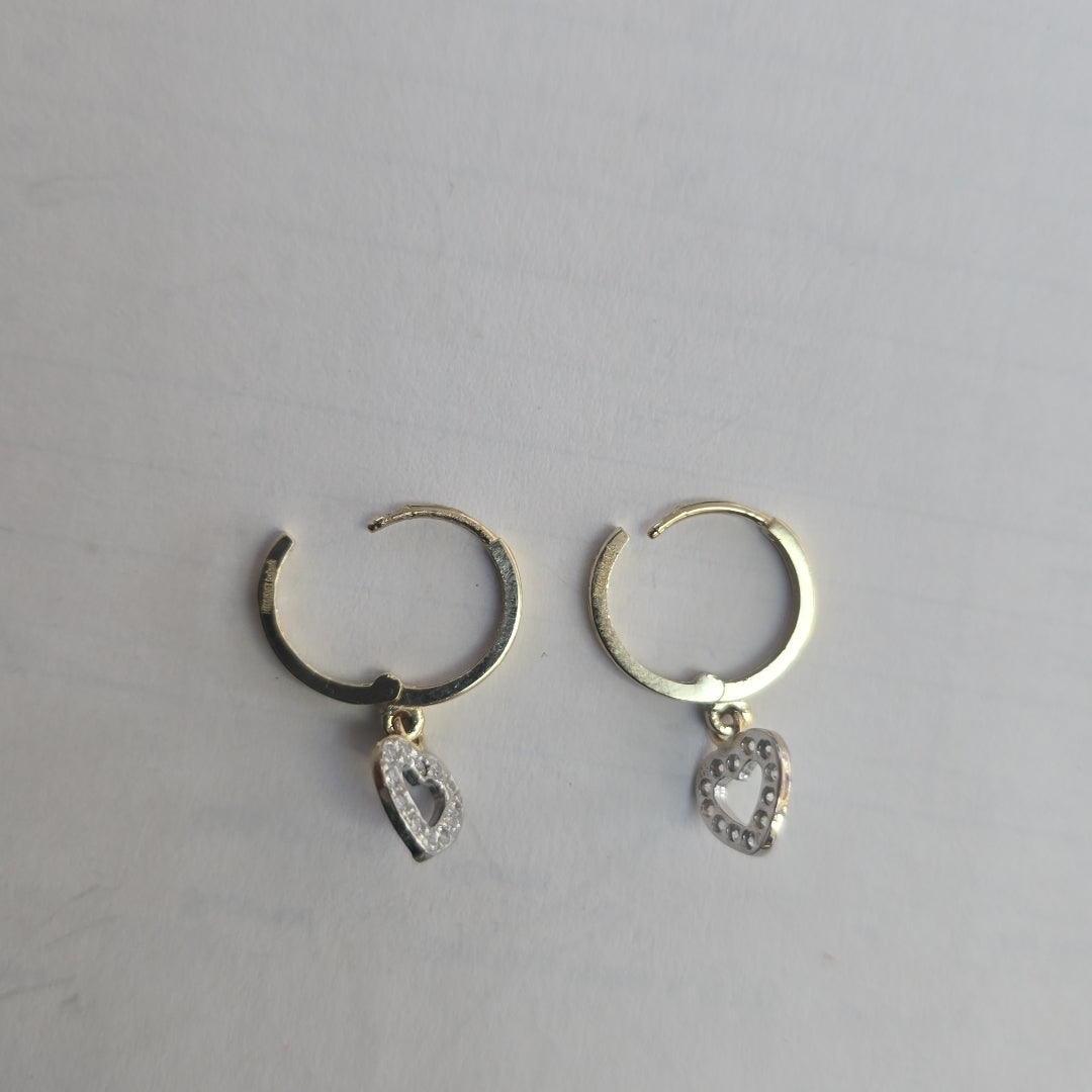 ARETES HUGGIES CON DIJE CORAZON Y CIRCONIAS 14K 2 GR (NUEVO)