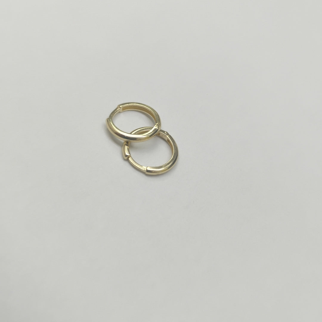 ARETES HUGGIES LISAS 14K 1.5 GR (NUEVO)